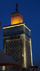Minarett zur blauen Stunde