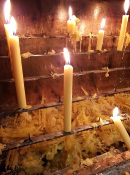 012 Kerze in der Capela de Santiago in Povoa de Varzim
